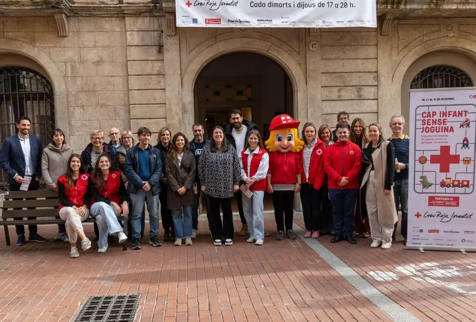 Col·laborem amb Creu Roja per assegurar que aquest Nadal cap infant es quedi sense joguines!