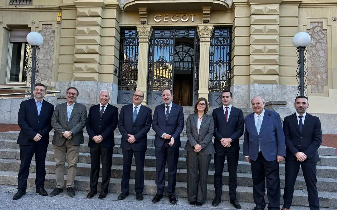 El president Xavier Panés rep en visita institucional el conseller de Justícia i Qualitat Democràtica, Ramon Espadaler a la seu de la patronal