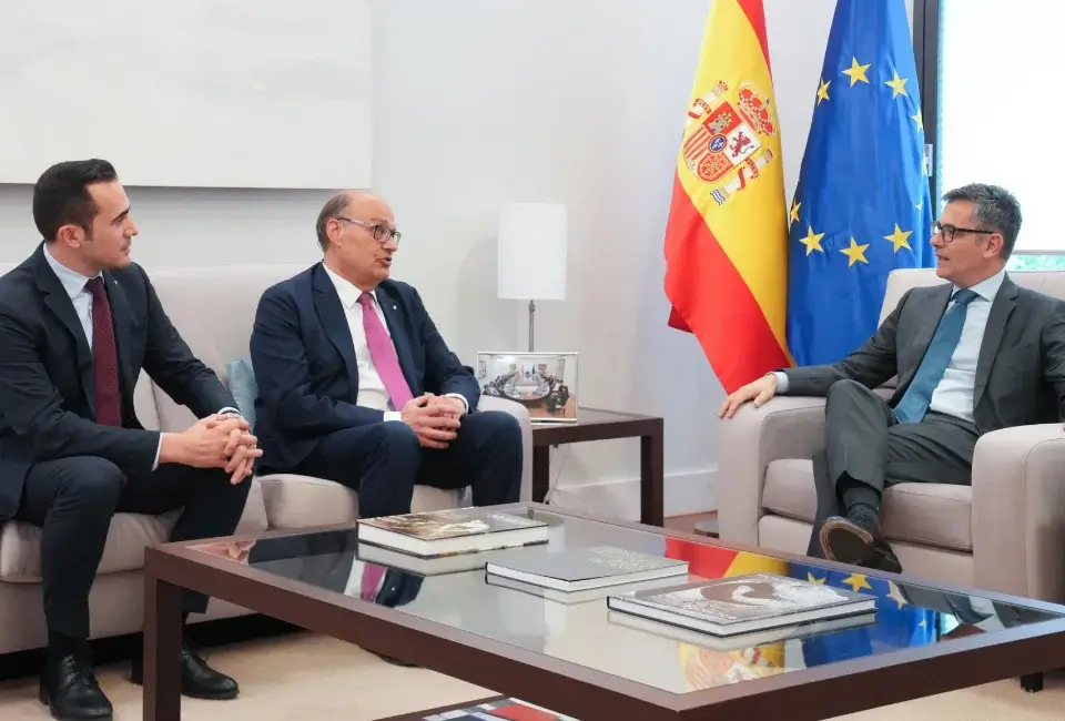 El Ministre de la presidència, Félix Bolaños, rep en visita institucional el president de la Cecot