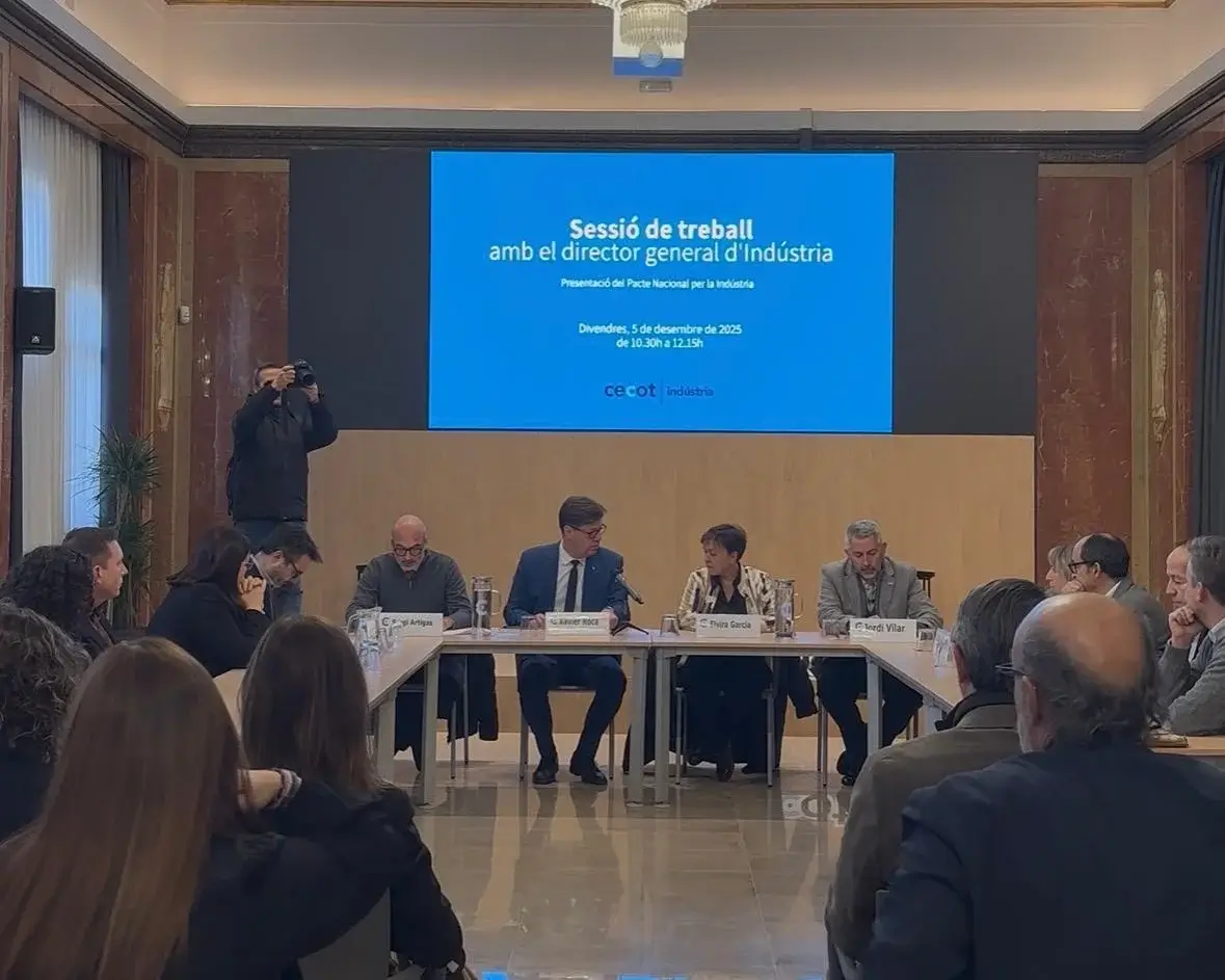 20251205 img sessio co industria cecot dir gral industria gencat xavier roca (4) 20251205 img sessio co industria cecot dir gral industria gencat xavier roca (4)