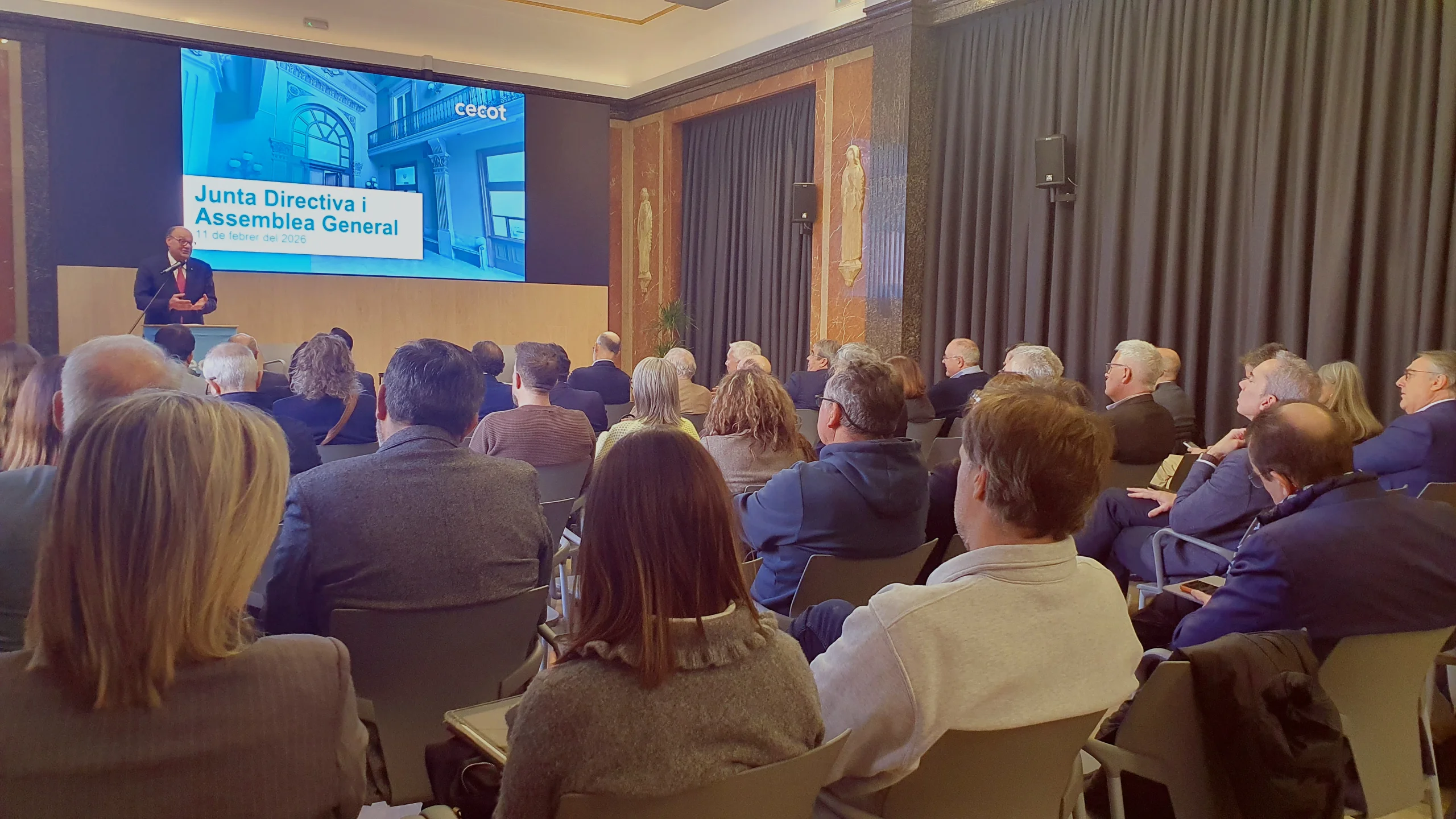 20260211 img assemblea extraordinaria cecot (17)