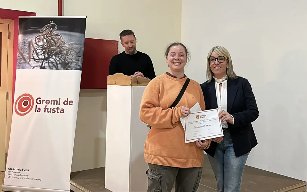 Blanca Riera de l’Escola del treball de Barcelona guanya el primer premi de la 23a edició del Concurs d’Aprenents promogut pel Gremi de la Fusta