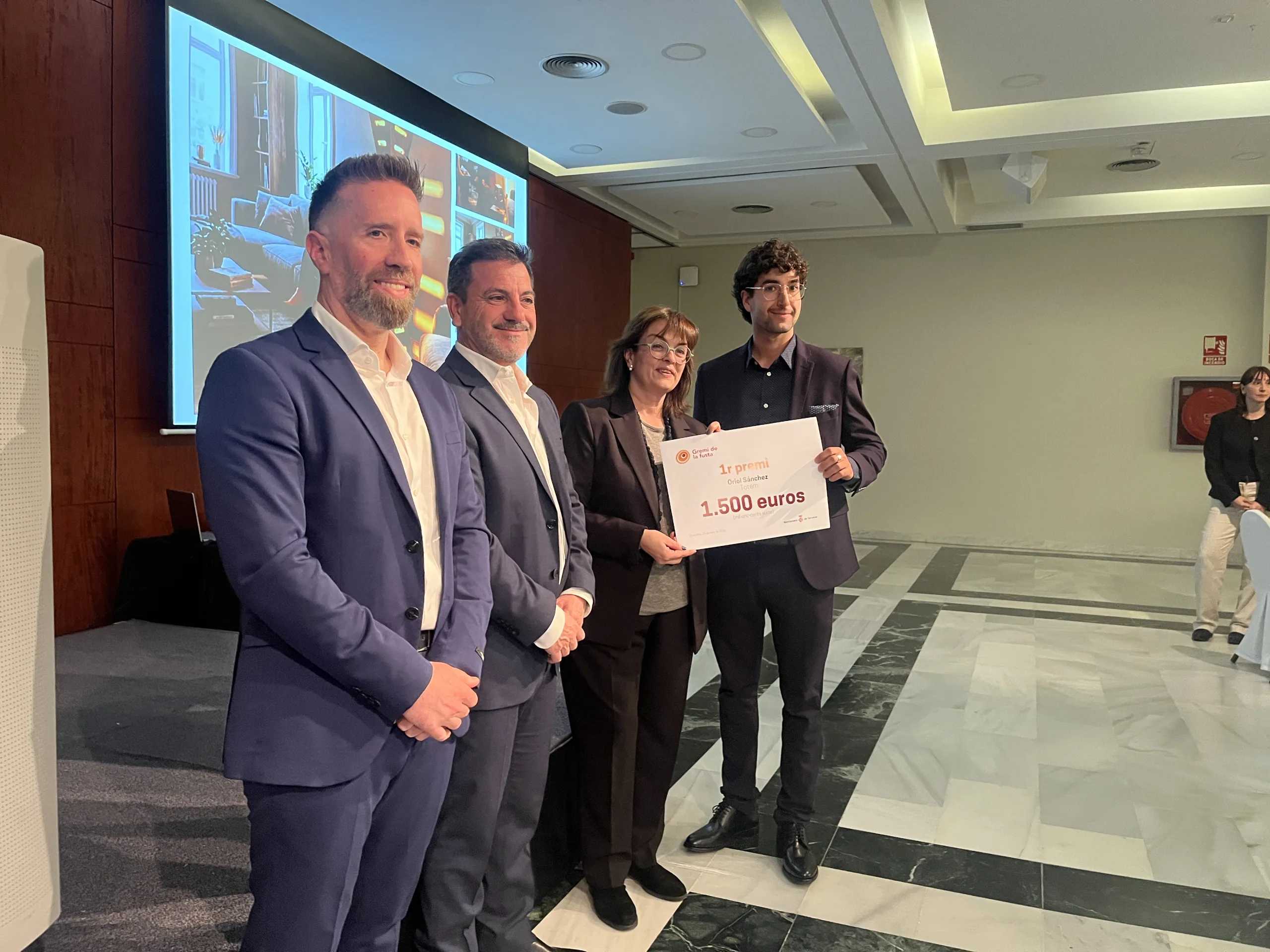 IMG Primer Premi 10e Jordi Amat de disseny en fusta